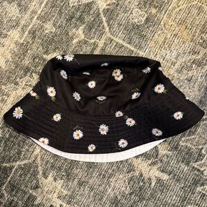 Alice + Olivia Reversible Daisy Bucket Hat